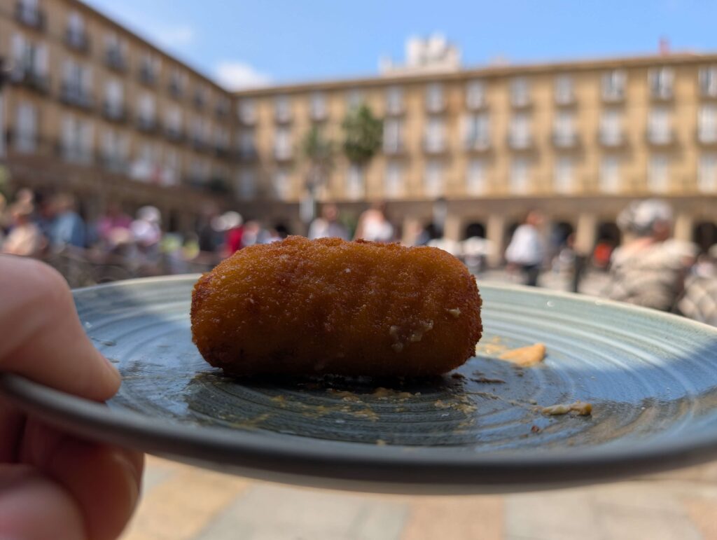 Croqueta de Bertoko Berria en la plaza nueva de Bilbao