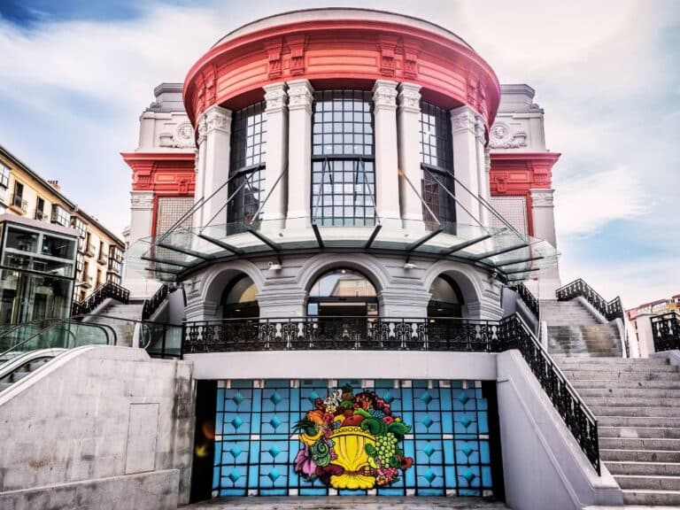 Entrada mercado de la ribera