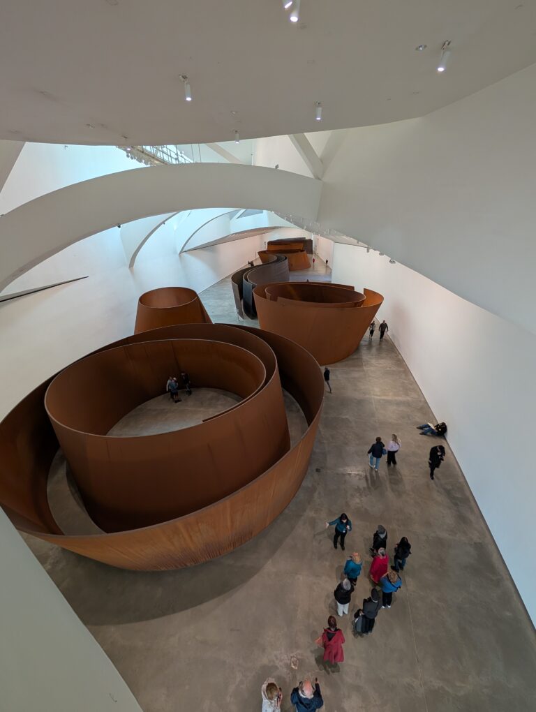 Qué ver en Bilbao en 2 días 2 Escultura Richard Serra materia del tiempo Guggenheim
