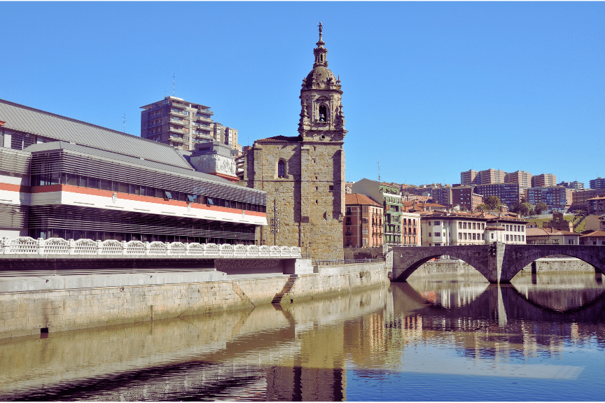 Puente de San Antón e iglesia
