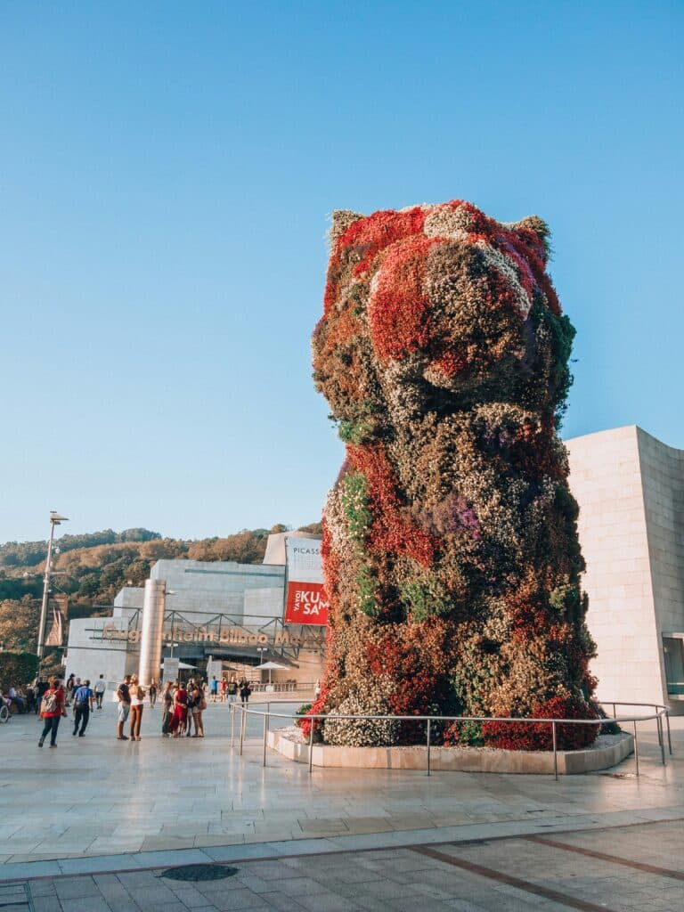 Puppy Bilbao frente al Guggenheim