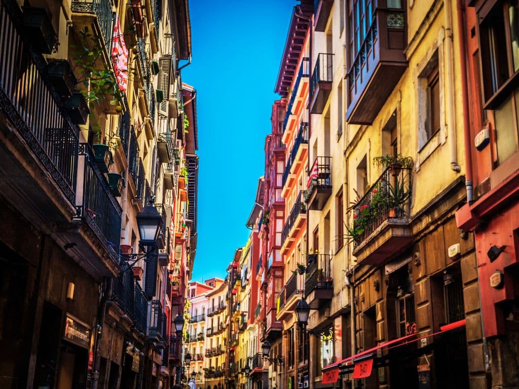 Una calle del casco Viejo de Bilbao